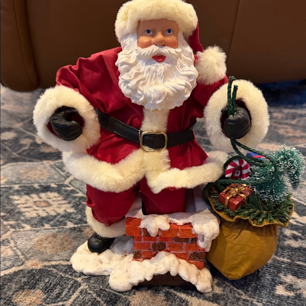 Clothtique Santa Claus Figurine with Gift Bag